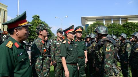Bộ Tổng Tham mưu kiểm tra công tác sẵn sàng chiến đấu tại Tiểu đoàn Thiết giáp 47 và Ban CHQS quận Thanh Xuân