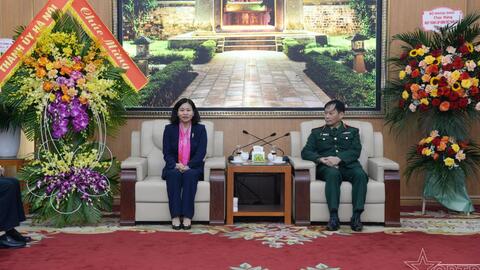 Lãnh đạo thành phố Hà Nội thăm, chúc mừng Bộ Tư lệnh Thủ đô Hà Nội