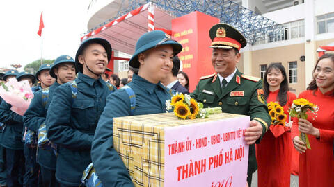 Thanh niên Thủ đô hăng hái lên đường nhập ngũ