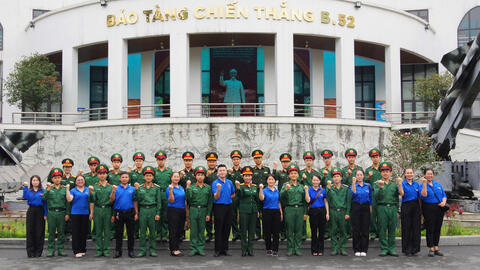 ĐOÀN CƠ SỞ TIỂU ĐOÀN THÔNG TIN VÀ CHI ĐOÀN TRƯỜNG LÊ DUẨN THAM QUAN, SINH HOẠT TẠI BẢO TÀNG CHIẾN THẮNG B-52