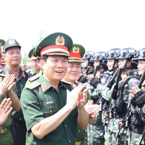 Tổng hợp luyện diễu binh, diễu hành A80