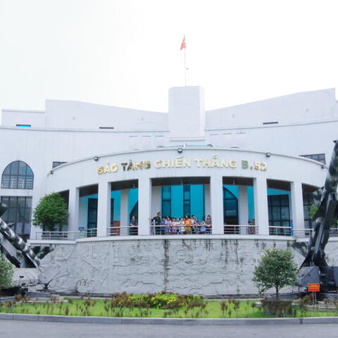 Bệ phóng Tên lửa SAM-2 bắn rơi B-52 giữa lòng Hà Nội