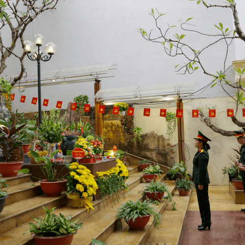 BẢO TÀNG CHIẾN THẮNG B-52 DÂNG HƯƠNG  TẠI ĐÀI TƯỞNG NIỆM KHÂM THIÊN