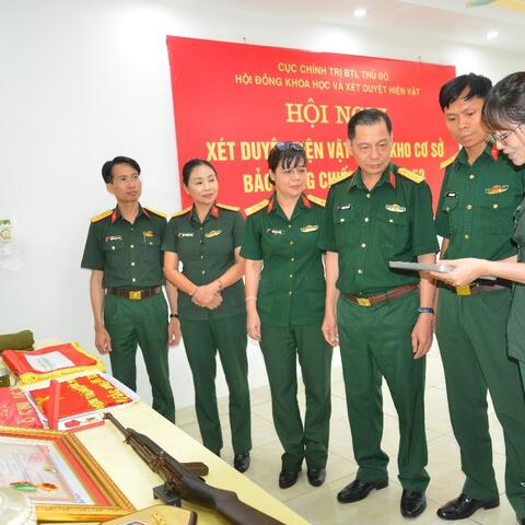 XÉT DUYỆT 17 HIỆN VẬT NHẬP KHO CƠ SỞ BẢO TÀNG CHIẾN THẮNG B-52